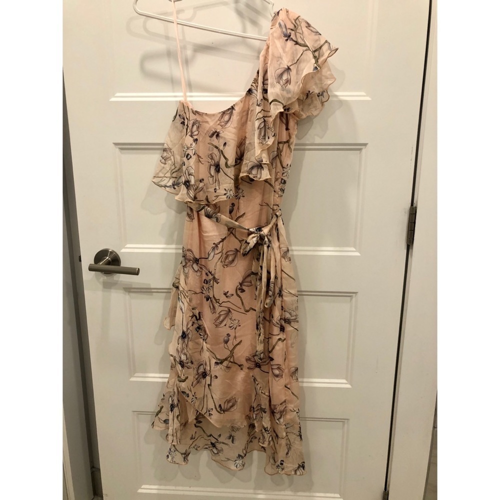 𝅺NWT One Shoulder Formal Dress